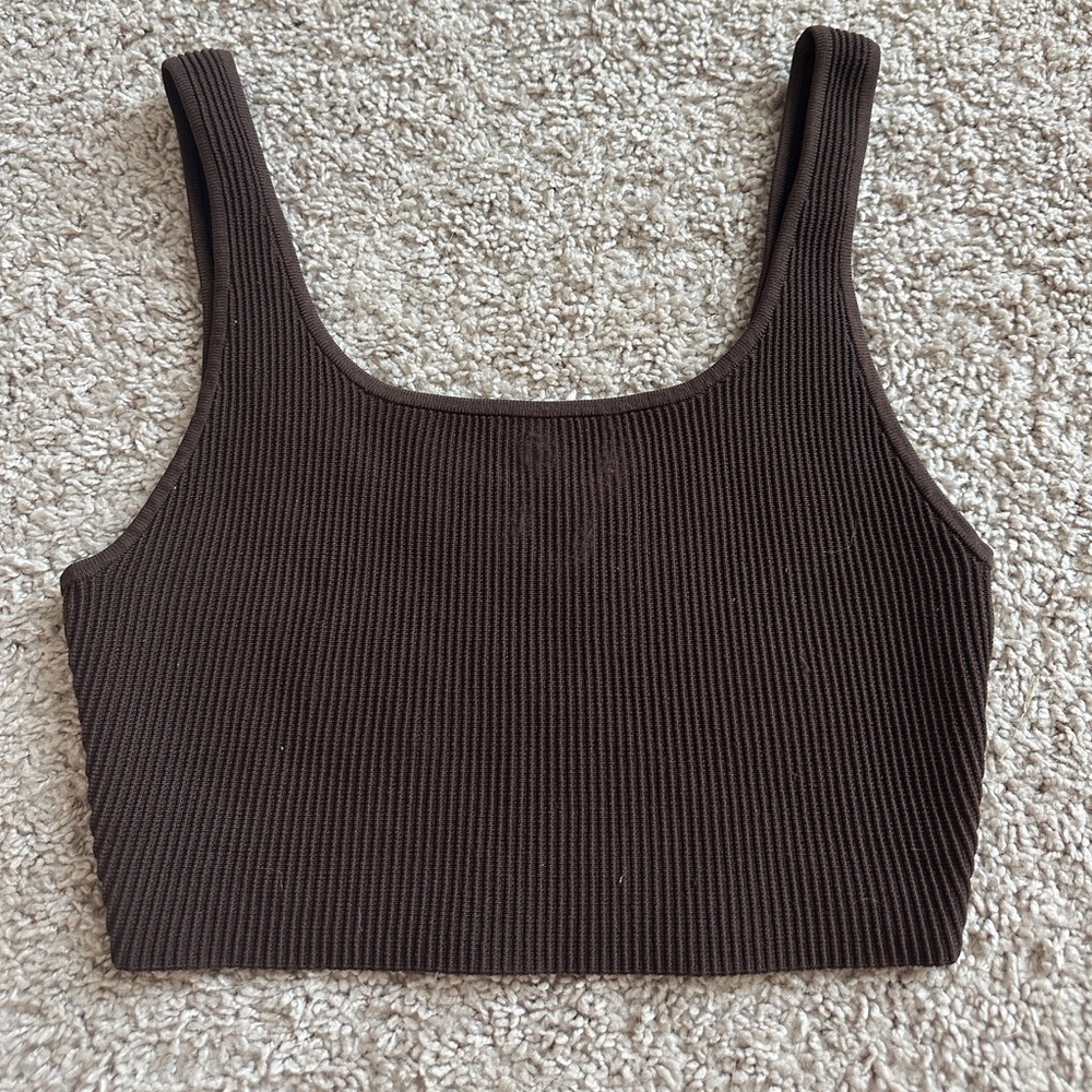 Aritzia Babaton Crop Top - Size M